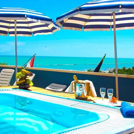 Hotel Holiday 3*