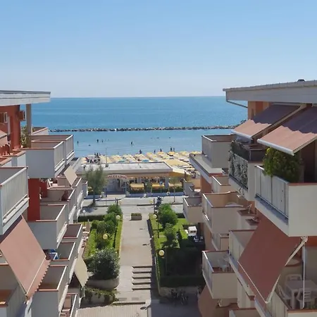 Hotel Holiday 3*