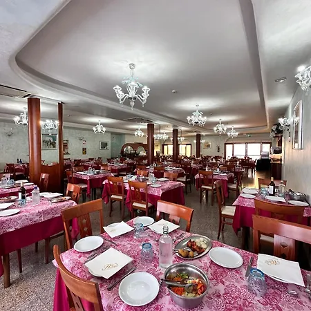 Holiday Hotel