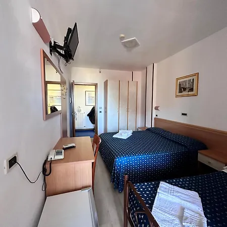 Hotel Holiday