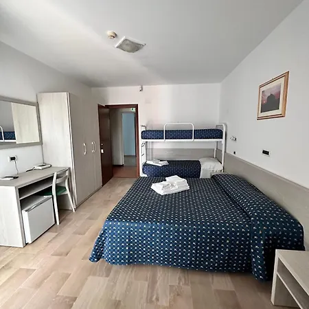 Hotel Holiday Martinsicuro