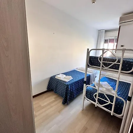 Holiday Hotel