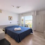 Hotel Holiday Martinsicuro