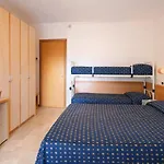 Hotel Holiday