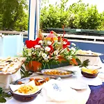 Holiday 3*