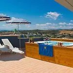 Hotel Holiday