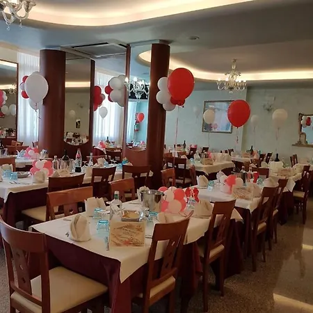 Hotel Holiday
