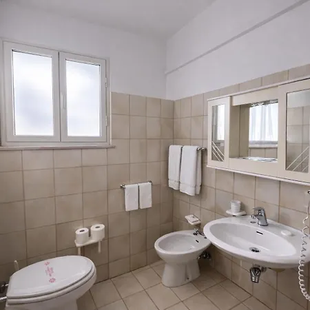 Holiday Hotel 3*