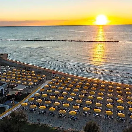 Holiday Hotel Martinsicuro