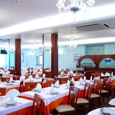Holiday Hotel