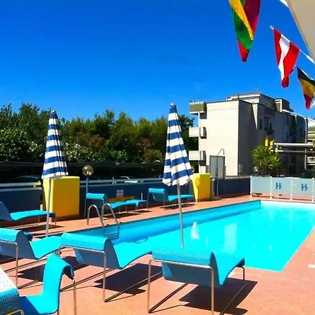 Holiday Hotel 3*